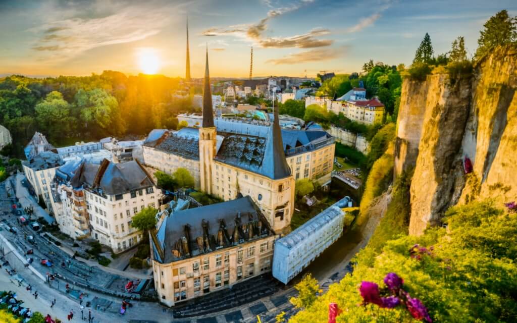 Nouvelles lois sur l'immigration au Luxembourg: dynamisation du marché de l'emploi